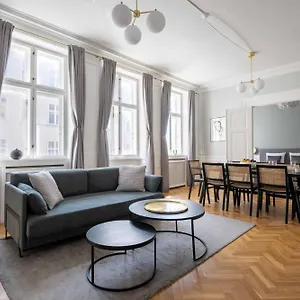 Lavish 4Br Apartment In The Heart Of Cph By The Canals Apartment